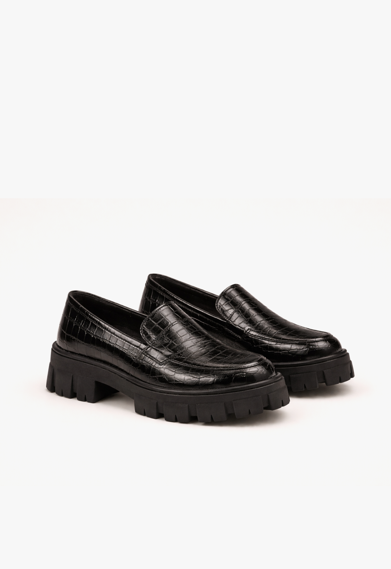 sapato mocassim feminino tratorado com textura croc black noir